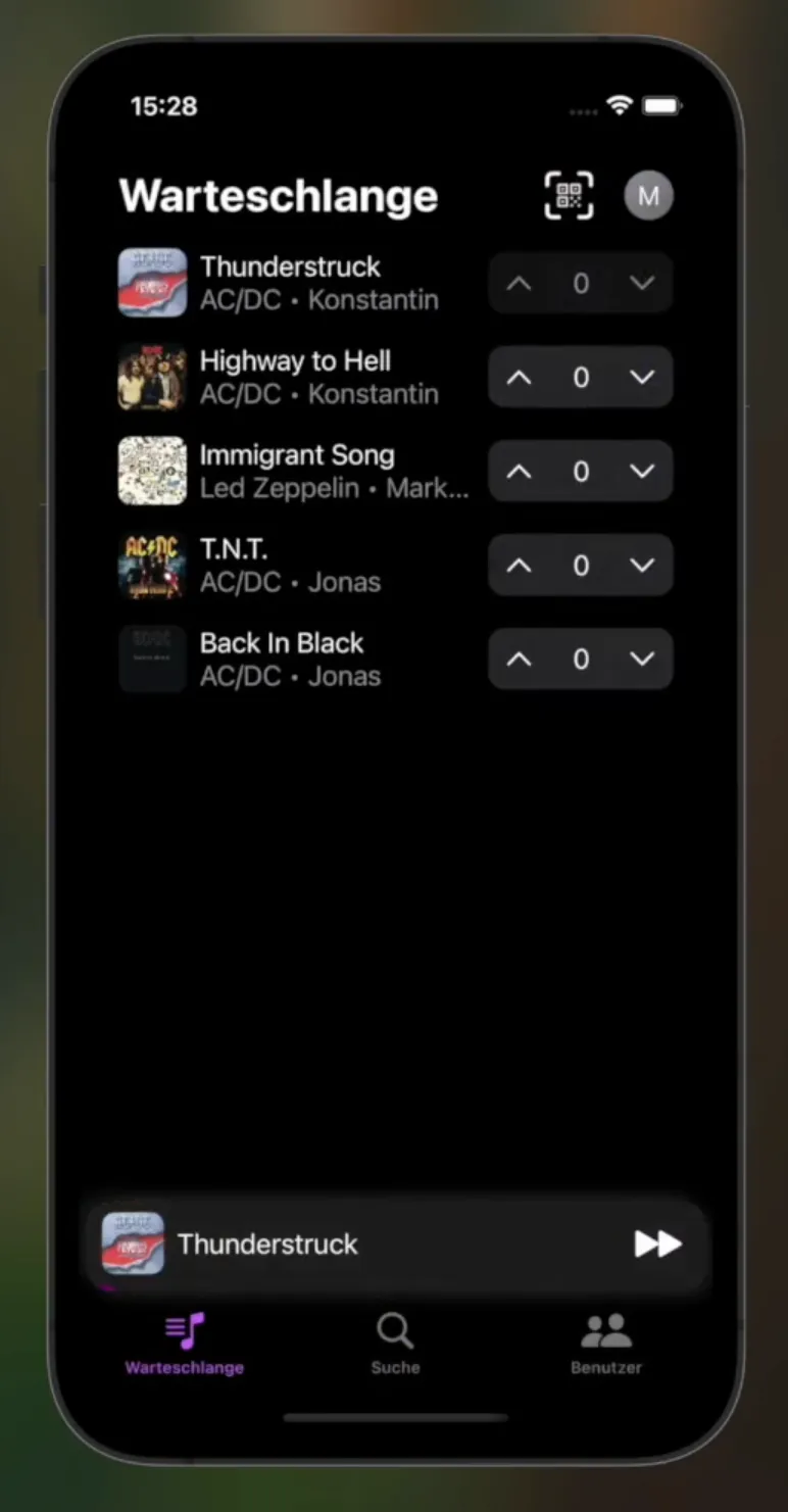 Warteschlangen-Ansicht der Jamify-App mit fünf Songs und Voting-Buttons