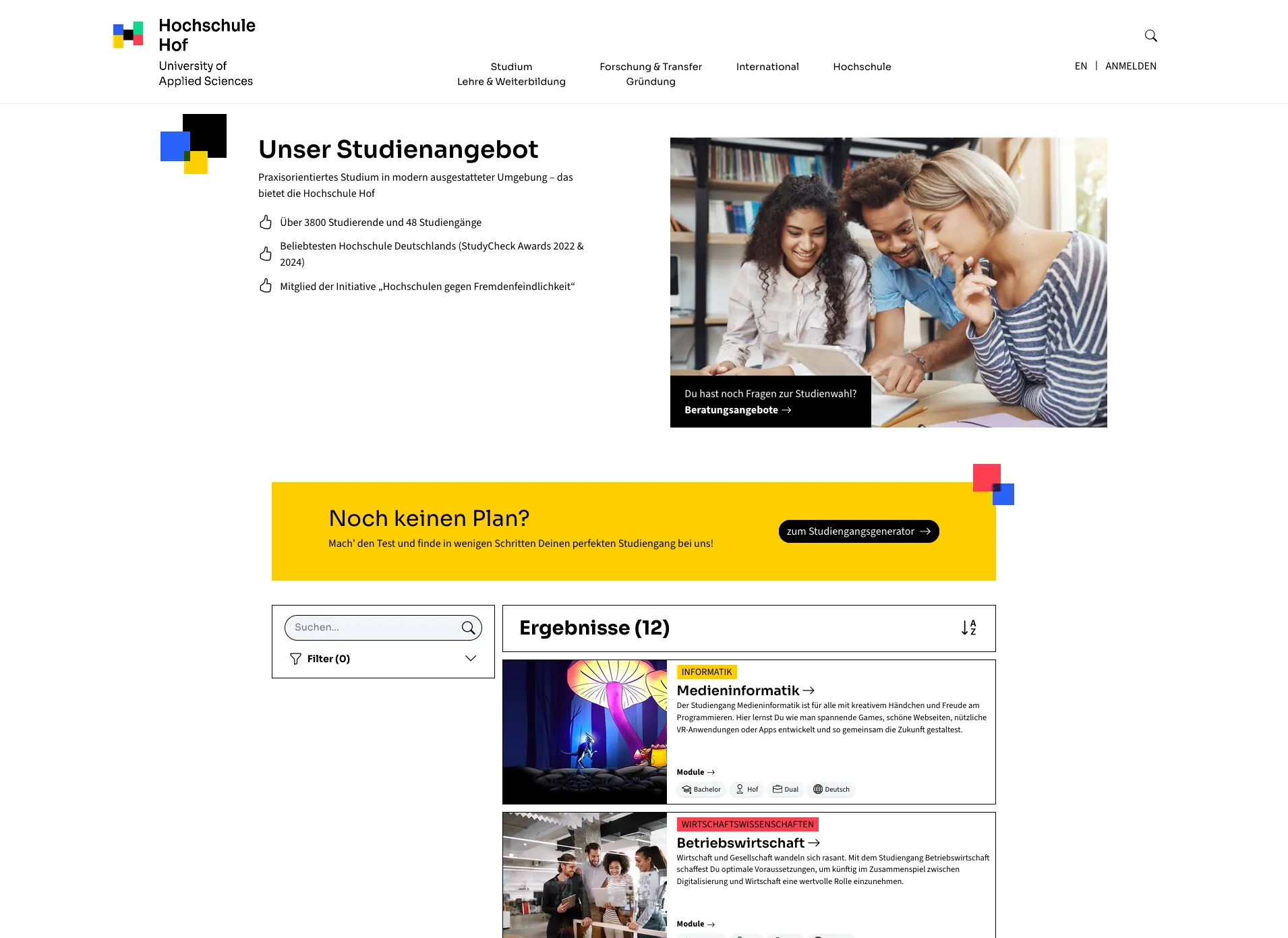 Studienangebotsseite mit Suchfunktion, Filter und einer Übersicht von 12 Studiengängen wie Medieninformatik und Betriebswirtschaft
